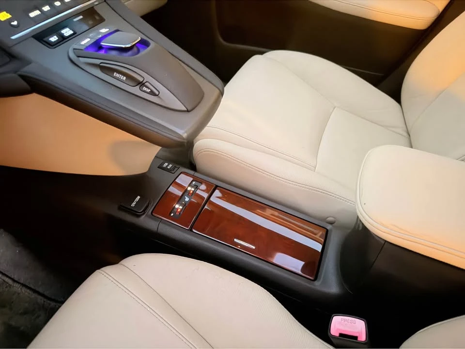 2010 Lexus HS - Image 19 of 20
