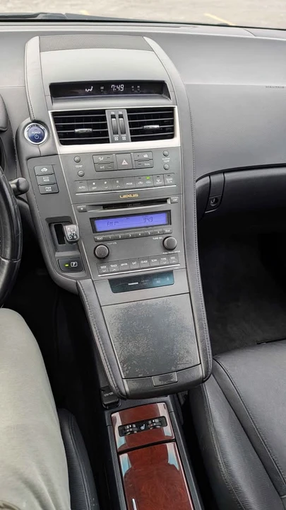 2010 Lexus HS - Image 8 of 11