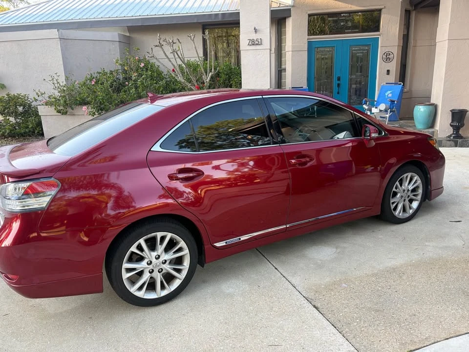 2010 Lexus HS - Image 2 of 9