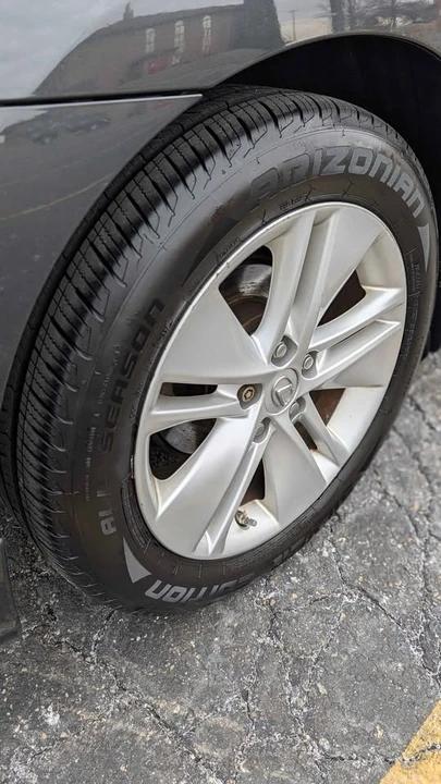 2010 Lexus HS - Image 10 of 11