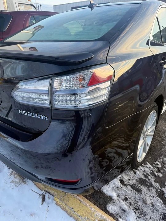 2010 Lexus HS - Image 5 of 19