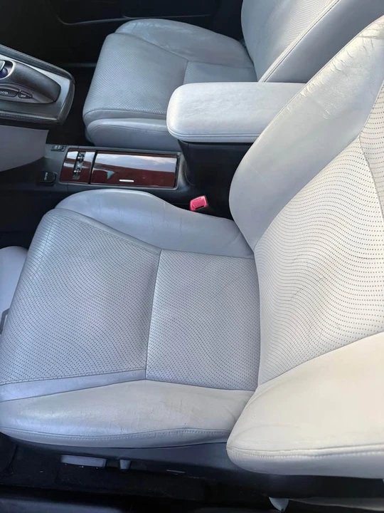 2010 Lexus HS - Image 10 of 19