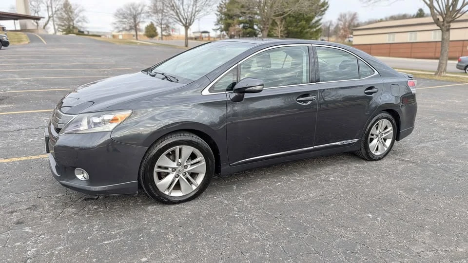 2010 Lexus HS - Image 4 of 11