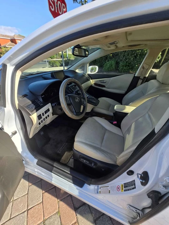 2010 Lexus HS - Image 9 of 20