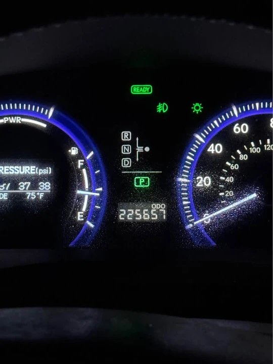 2010 Lexus HS - Image 5 of 7