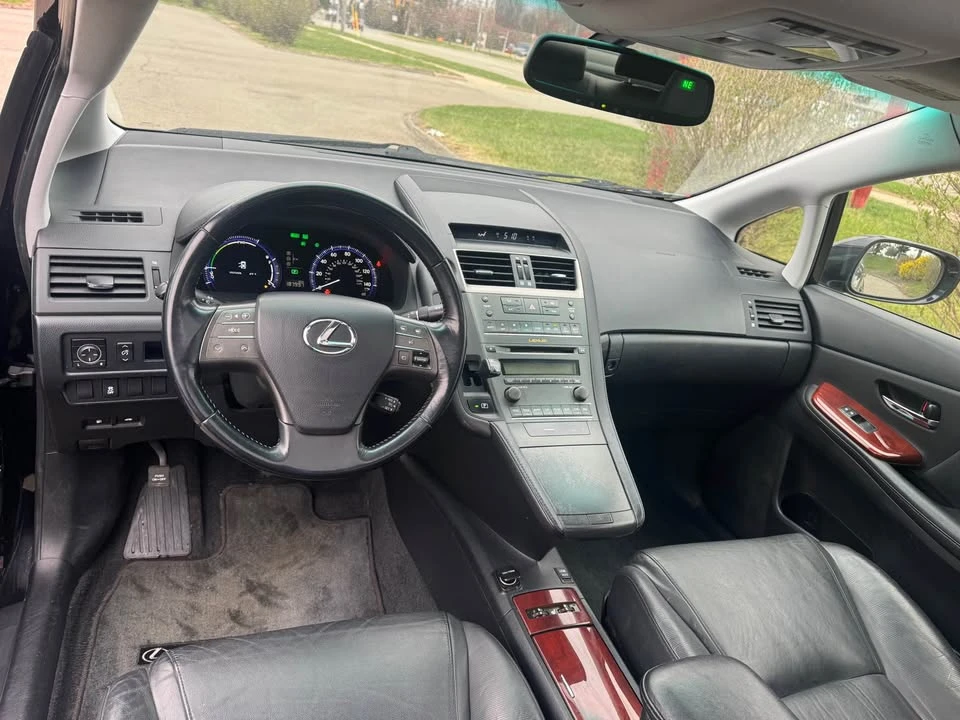 2010 Lexus HS - Image 13 of 17