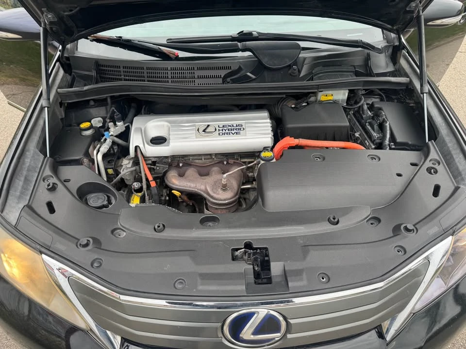 2010 Lexus HS - Image 10 of 17