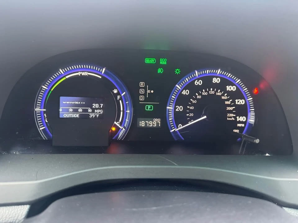2010 Lexus HS - Image 15 of 17
