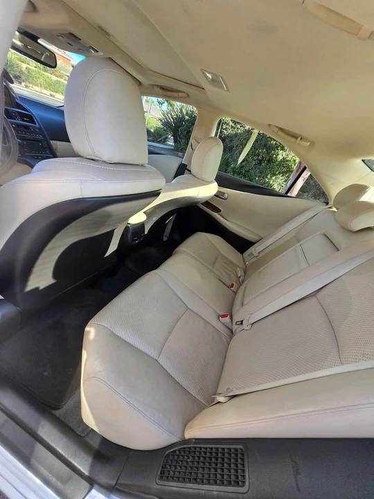 2010 Lexus HS - Image 11 of 20