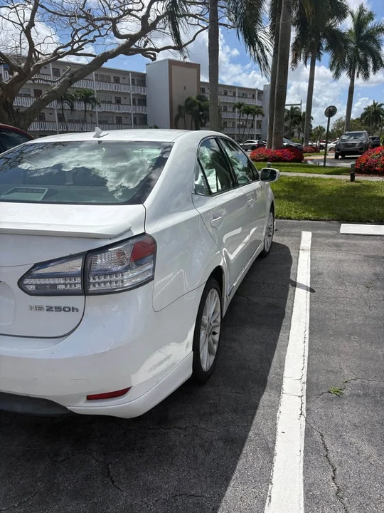 2010 Lexus HS - Image 5 of 6