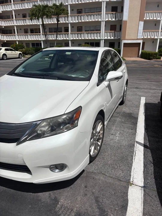 2010 Lexus HS - Image 3 of 6