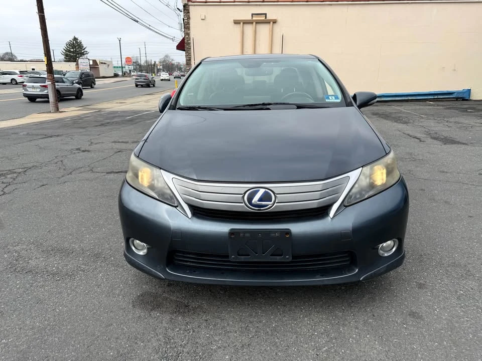 2010 Lexus HS - Image 2 of 10