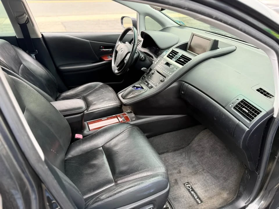 2010 Lexus HS - Image 8 of 10
