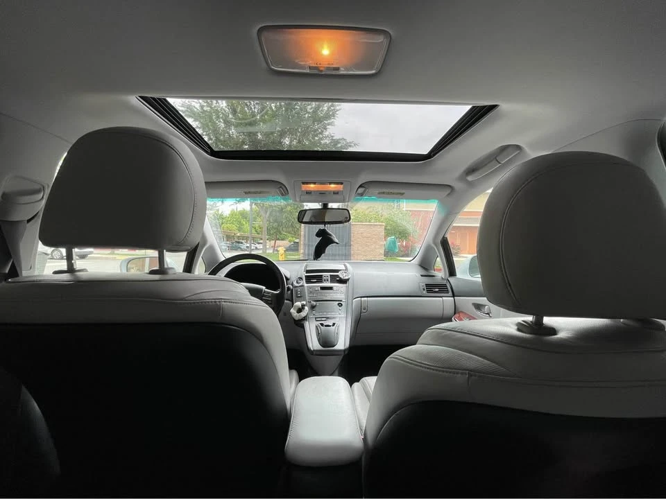 2010 Lexus HS - Image 5 of 11