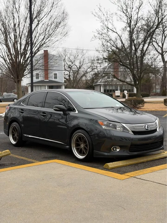 2010 Lexus HS - Image 2 of 15