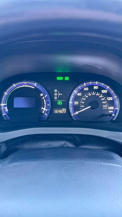 2010 Lexus HS - Image 12 of 18