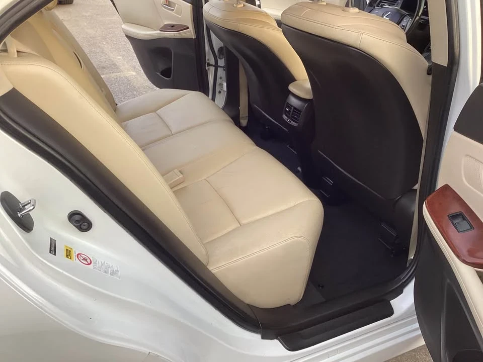 2010 Lexus HS - Image 8 of 8
