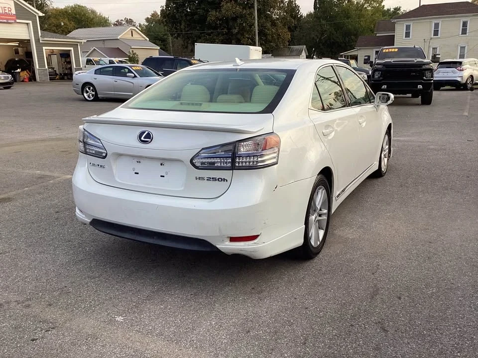2010 Lexus HS - Image 3 of 8
