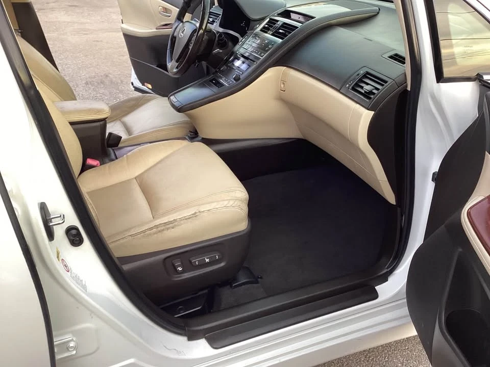 2010 Lexus HS - Image 7 of 8