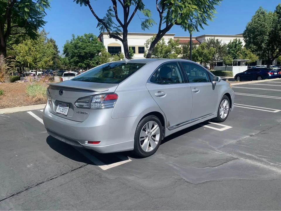 2010 Lexus HS - Image 5 of 11