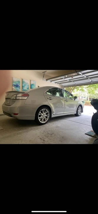 2010 Lexus HS - Image 2 of 6