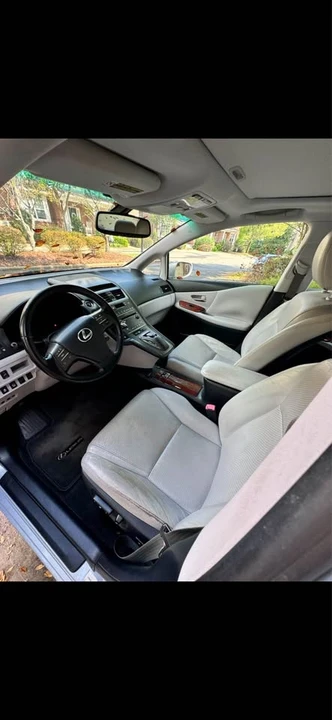 2010 Lexus HS - Image 4 of 6