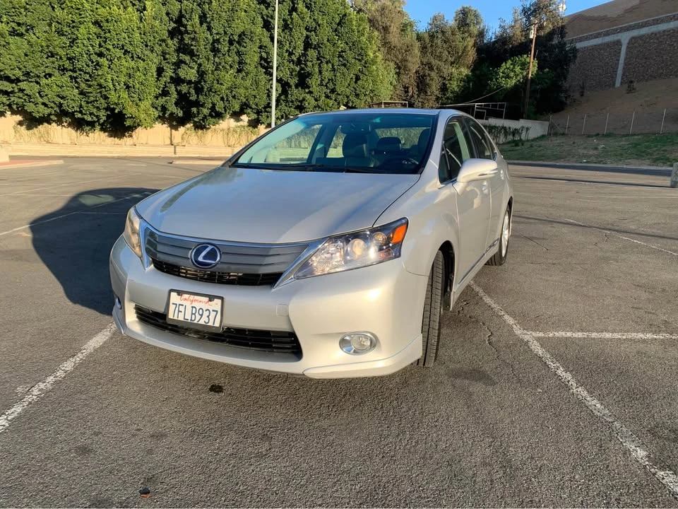 2010 Lexus HS - Image 3 of 11