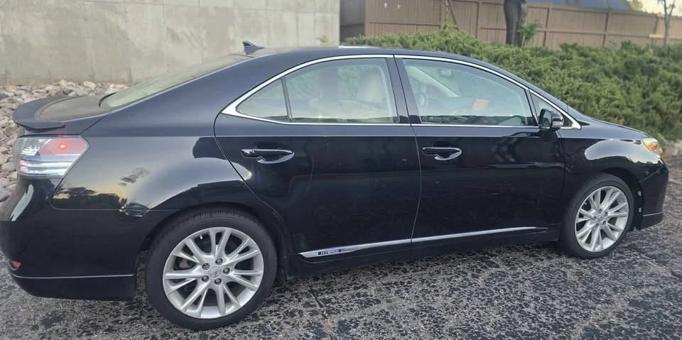 2010 Lexus HS - Image 2 of 20