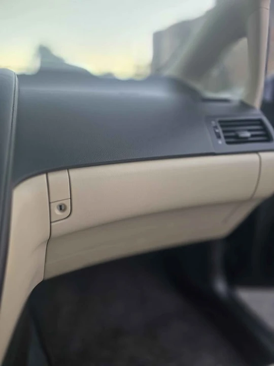 2010 Lexus HS - Image 10 of 20