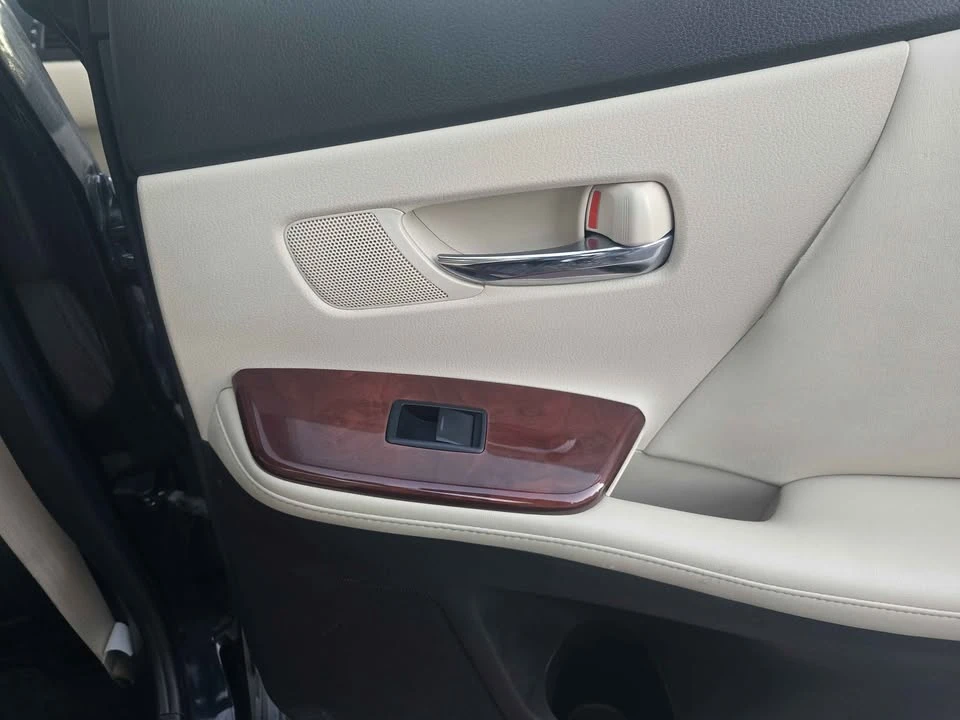 2010 Lexus HS - Image 14 of 20