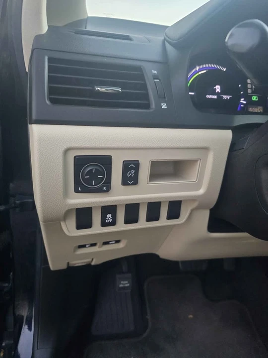 2010 Lexus HS - Image 16 of 20