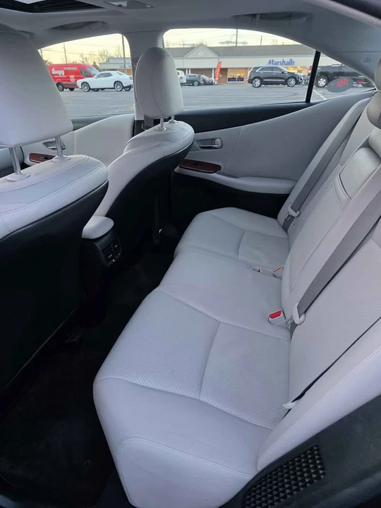 2010 Lexus HS - Image 11 of 13
