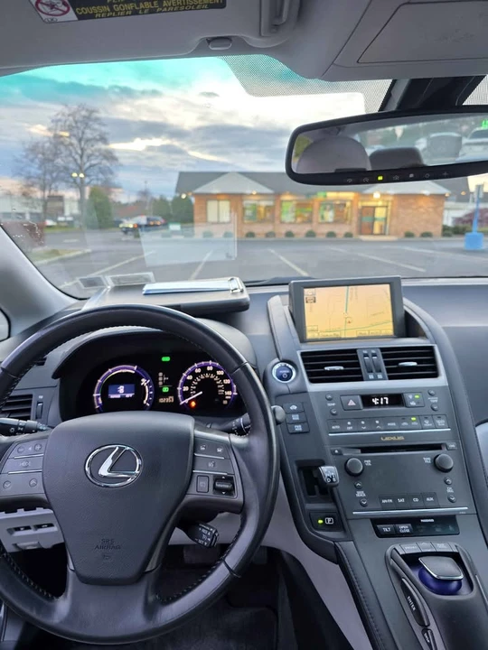 2010 Lexus HS - Image 10 of 13