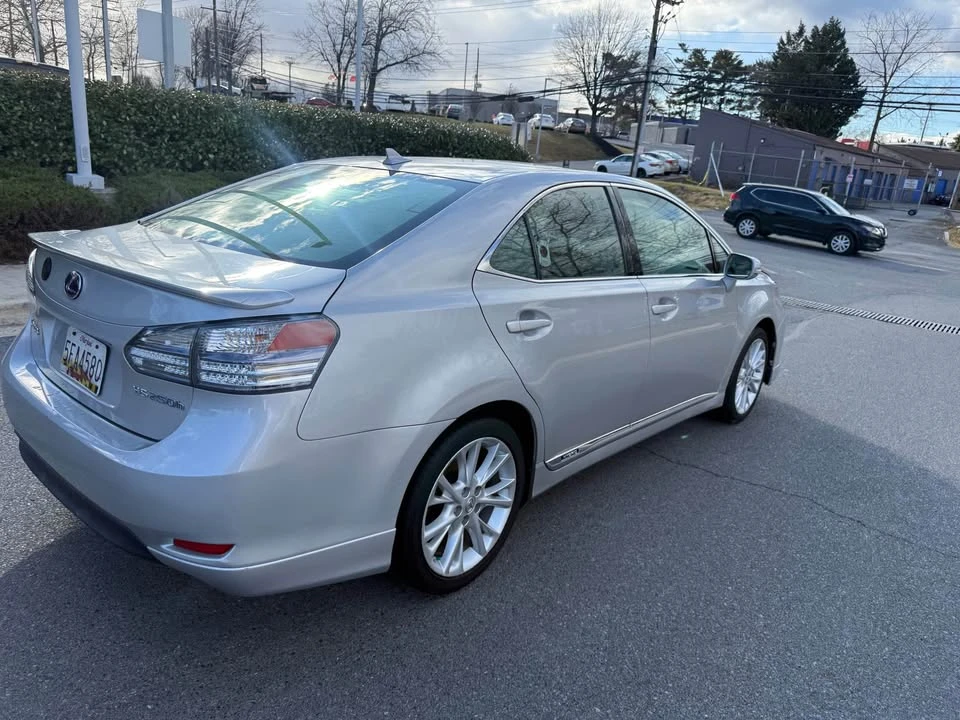 2010 Lexus HS - Image 7 of 11