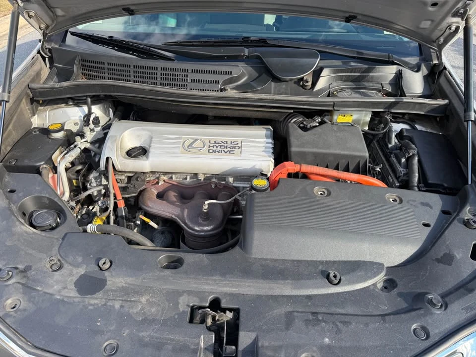 2010 Lexus HS - Image 10 of 11
