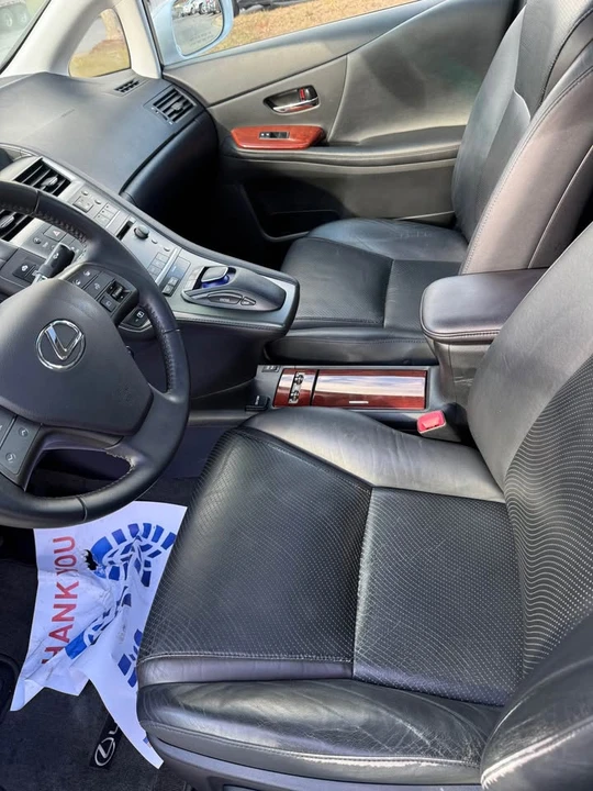 2010 Lexus HS - Image 2 of 11