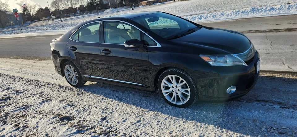 2010 Lexus HS - Image 2 of 11