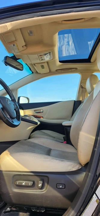 2010 Lexus HS - Image 7 of 11