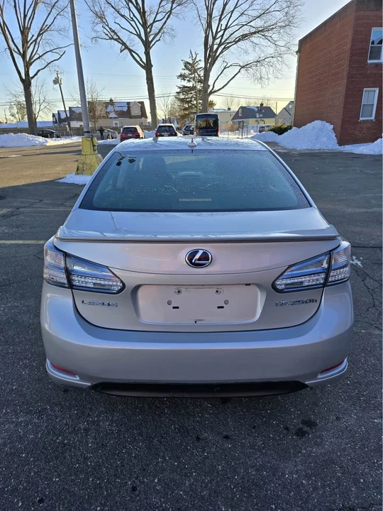 2010 Lexus HS - Image 4 of 15