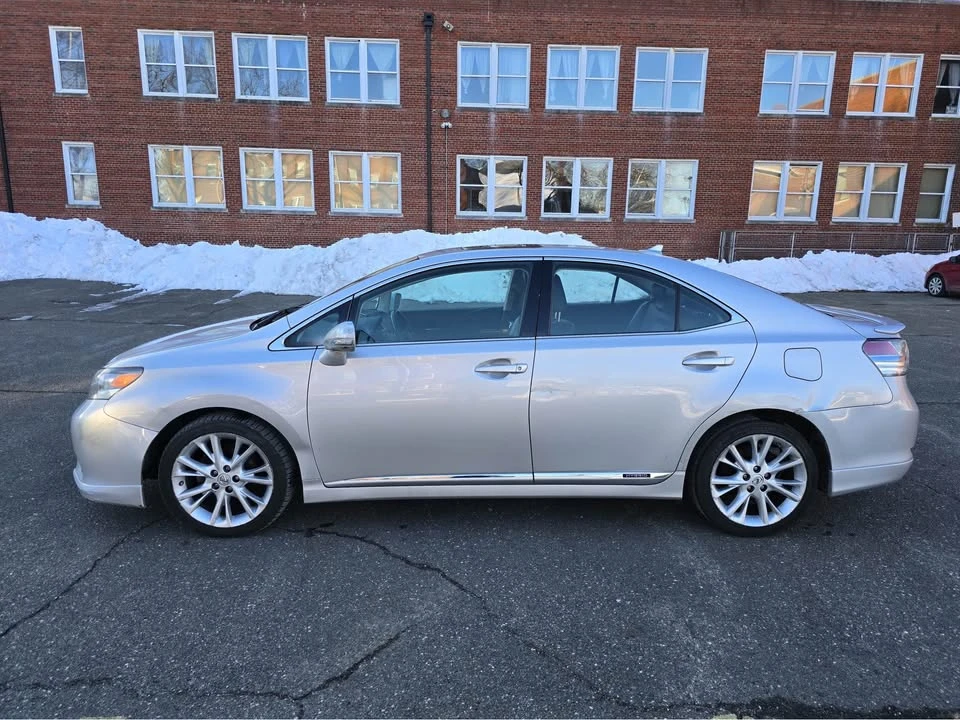 2010 Lexus HS - Image 9 of 15