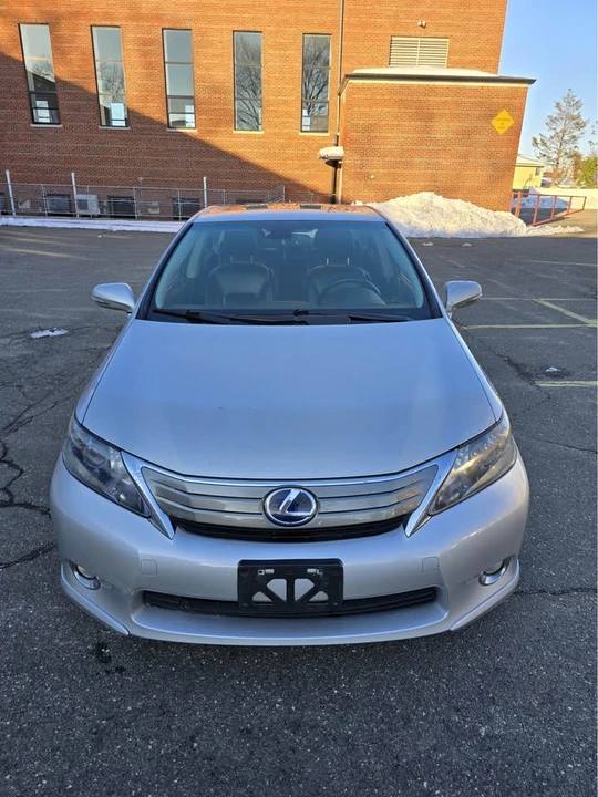 2010 Lexus HS - Image 2 of 15