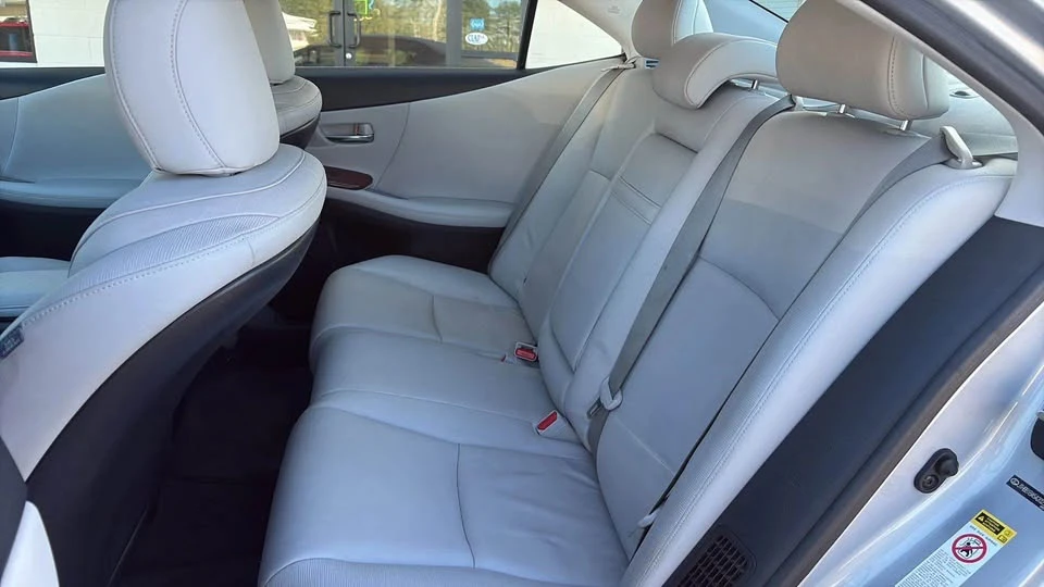 2010 Lexus HS - Image 11 of 18
