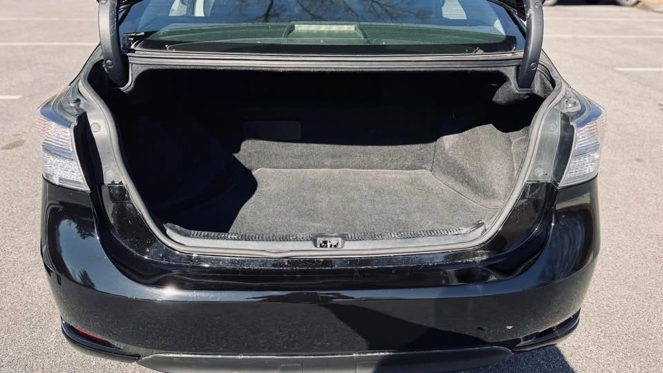 2010 Lexus HS - Image 10 of 10