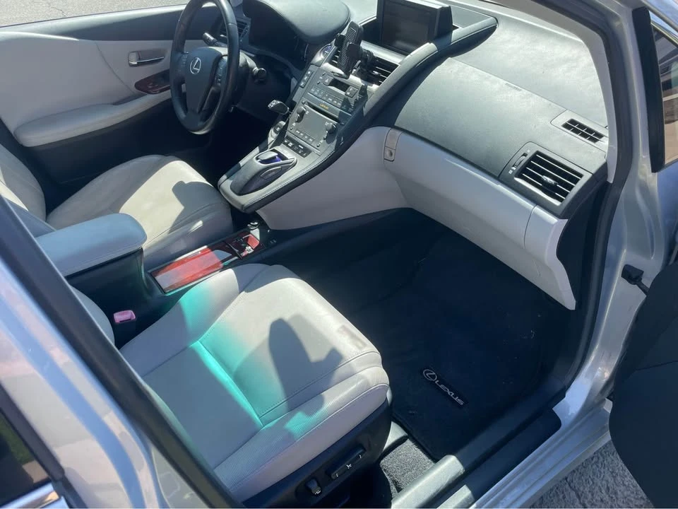 2010 Lexus HS - Image 12 of 14