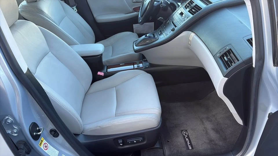 2010 Lexus HS - Image 14 of 18