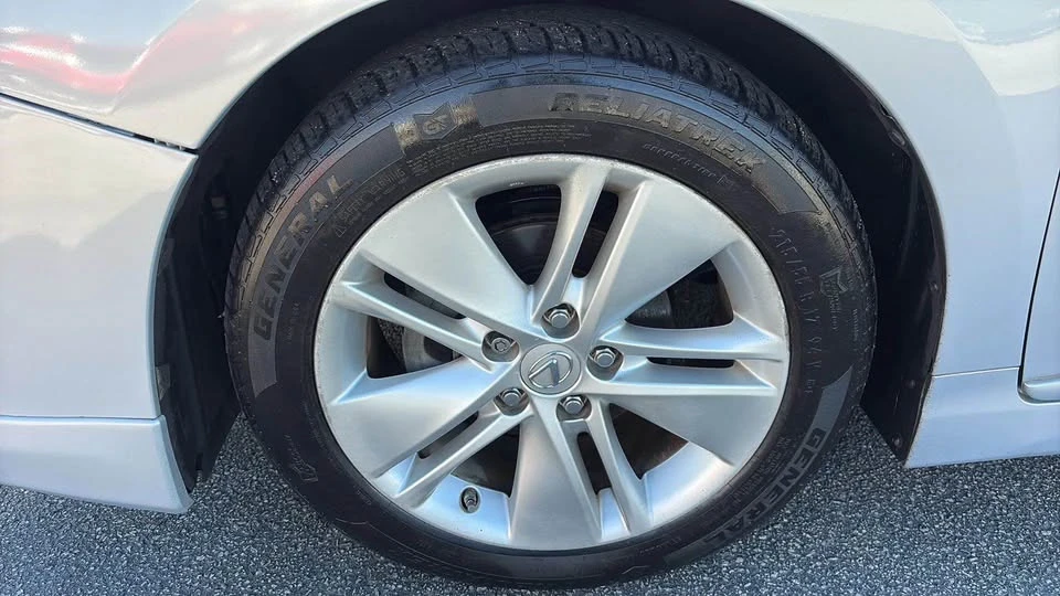 2010 Lexus HS - Image 8 of 18