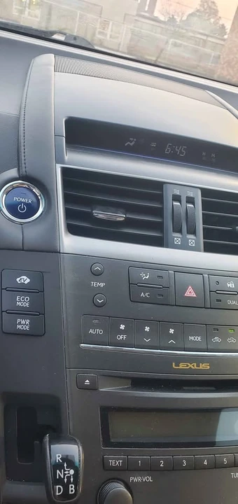 2010 Lexus HS - Image 6 of 13