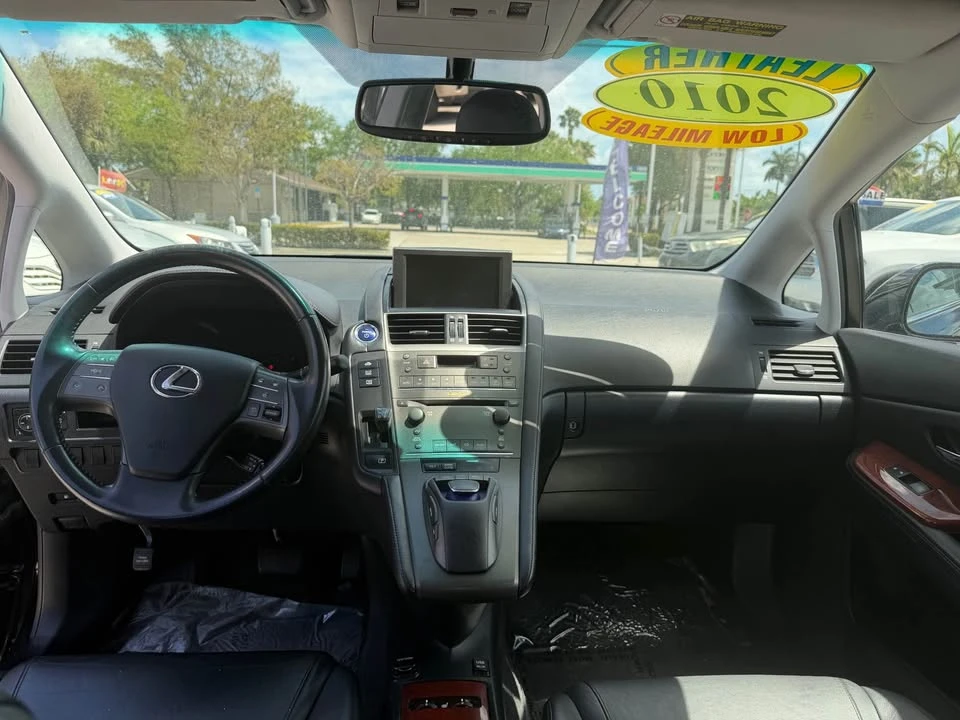 2010 Lexus HS - Image 10 of 12