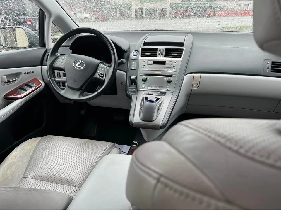 2010 Lexus HS - Image 6 of 6