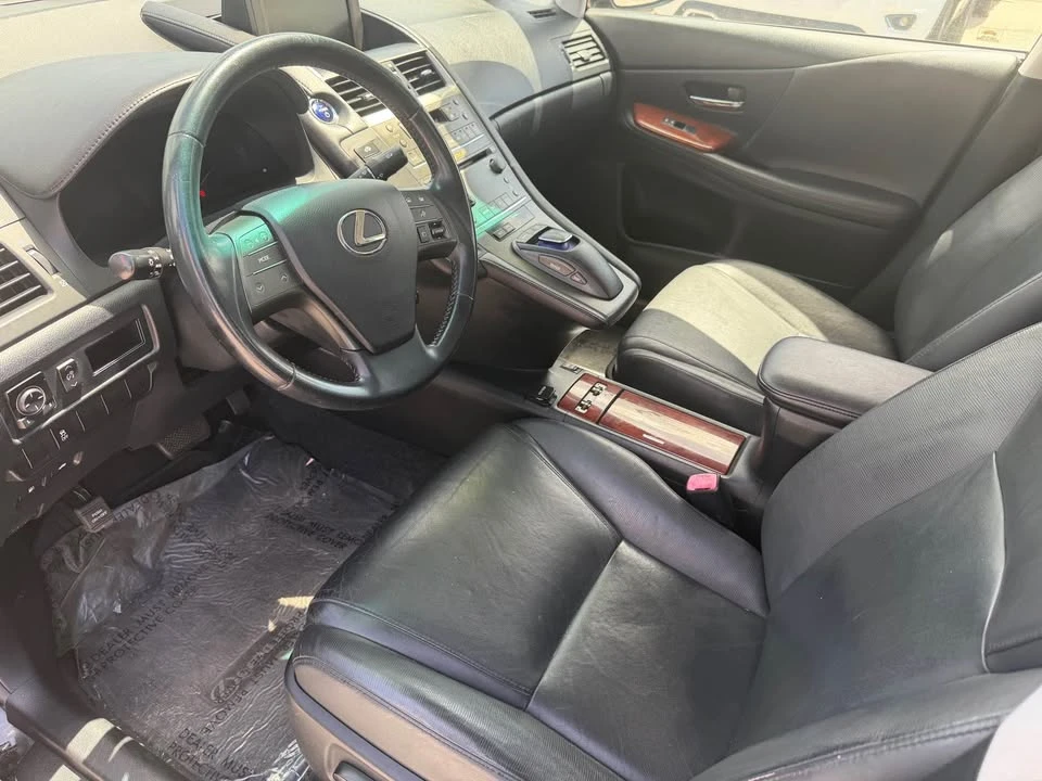 2010 Lexus HS - Image 8 of 12